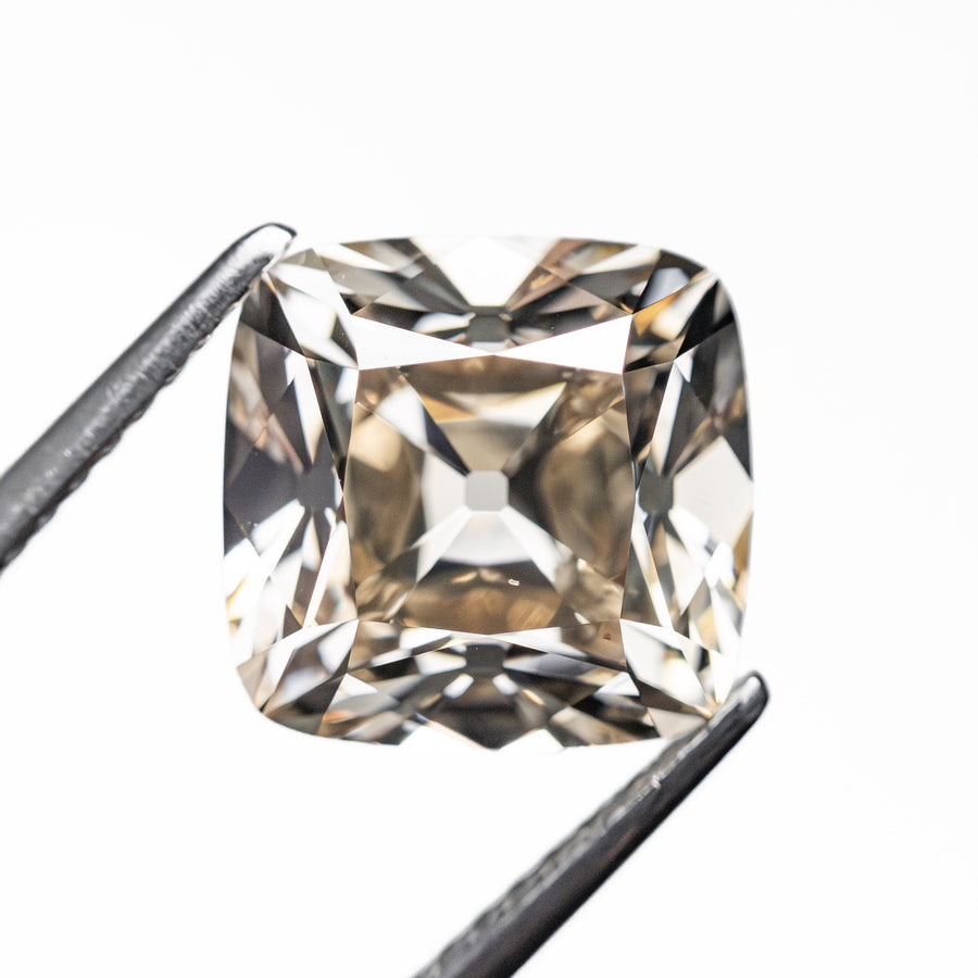 The 4.05ct 9.16x8.89x6.28mm VS2 C3 Modern Antique Old Mine Cut 🇨🇦 26807-01 by East London jeweller Rachel Boston | Discover our collections of unique and timeless engagement rings, wedding rings, and modern fine jewellery. - Rachel Boston Jewellery