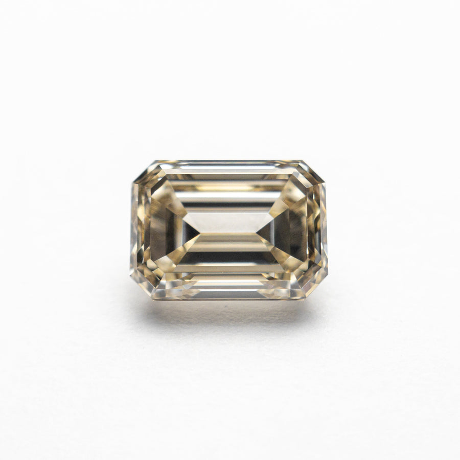 The 2.01ct 8.02x5.86x4.01mm Cut Corner Rectangle Step Cut 🇨🇦 27083-01 by East London jeweller Rachel Boston | Discover our collections of unique and timeless engagement rings, wedding rings, and modern fine jewellery. - Rachel Boston Jewellery