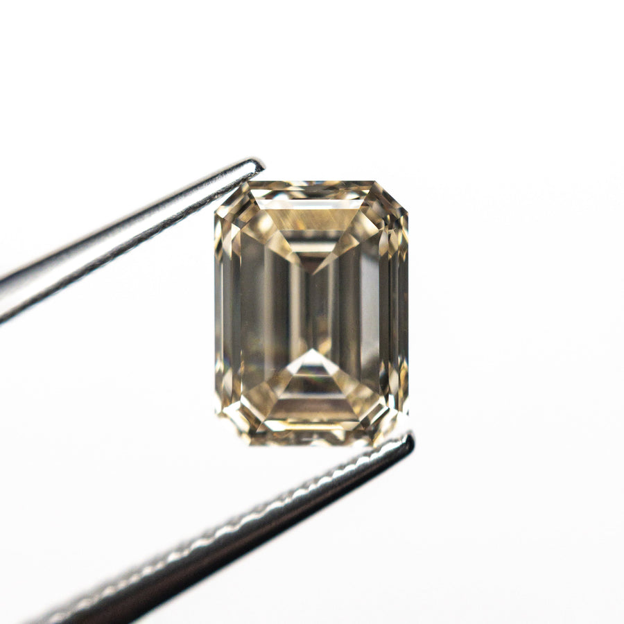 The 2.01ct 8.02x5.86x4.01mm Cut Corner Rectangle Step Cut 🇨🇦 27083-01 by East London jeweller Rachel Boston | Discover our collections of unique and timeless engagement rings, wedding rings, and modern fine jewellery. - Rachel Boston Jewellery