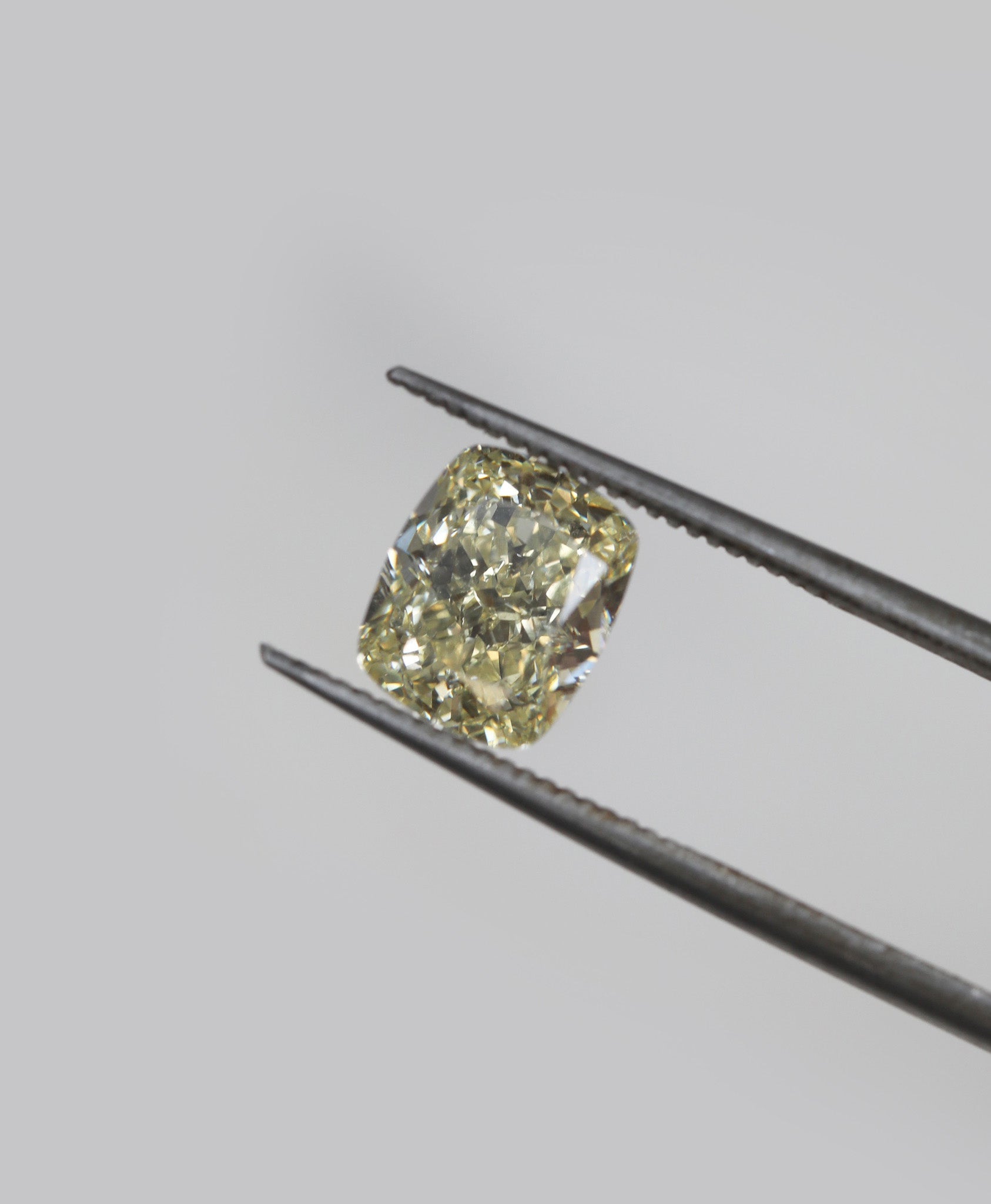 Life in Colour: Lab Grown vs Natural Diamonds
