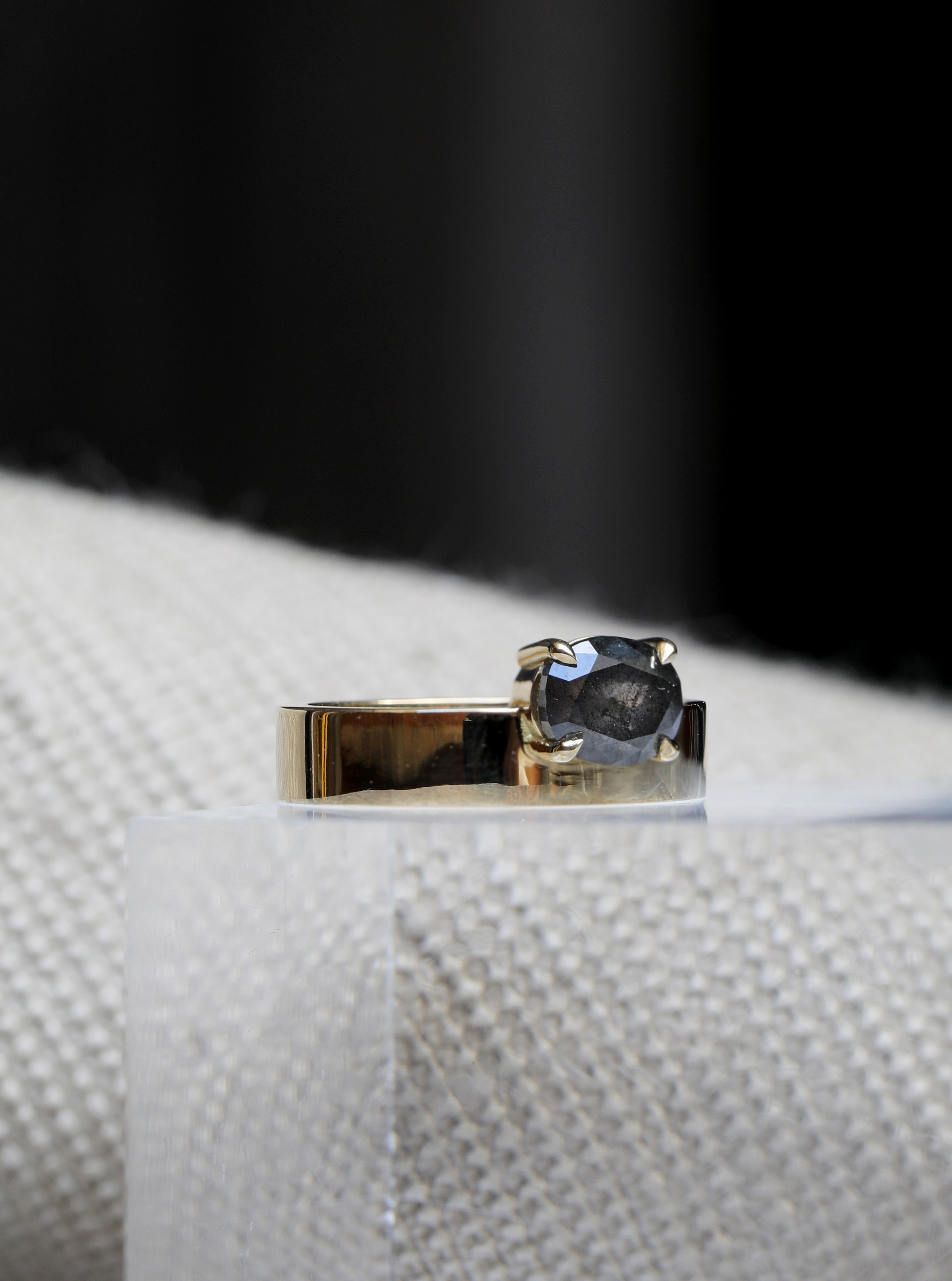 6 Ideas for Your Grey Diamond Engagement Ring