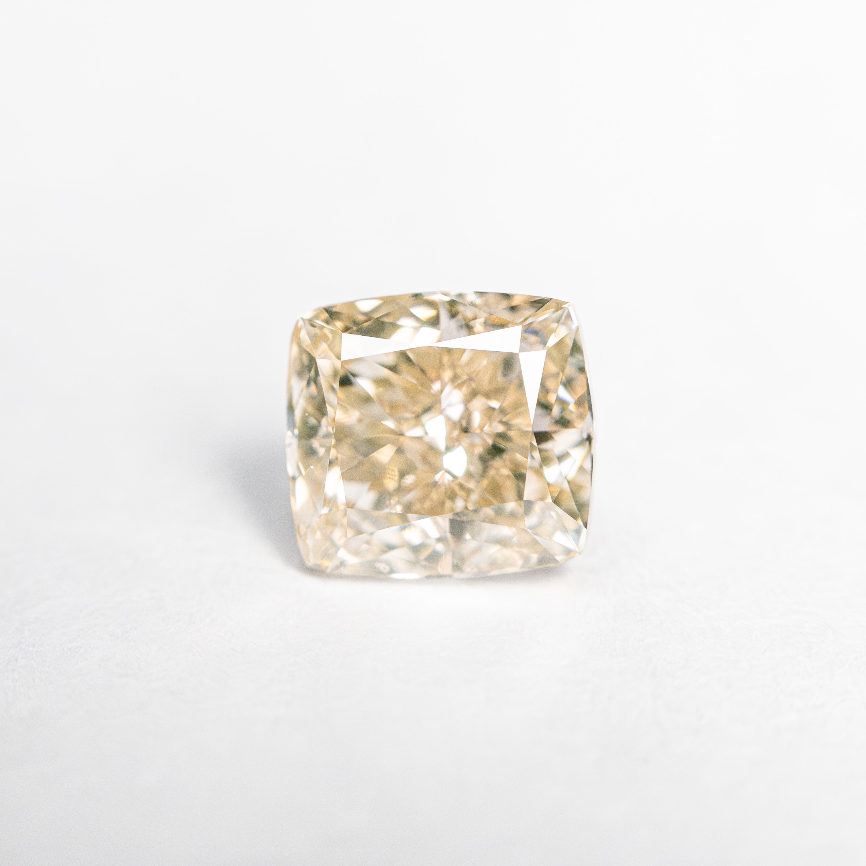 The 1.03ct 5.84x5.36x3.52mm GIA SI1 O-P Cushion Brilliant 🇦🇺 24114-01 by East London jeweller Rachel Boston | Discover our collections of unique and timeless engagement rings, wedding rings, and modern fine jewellery.