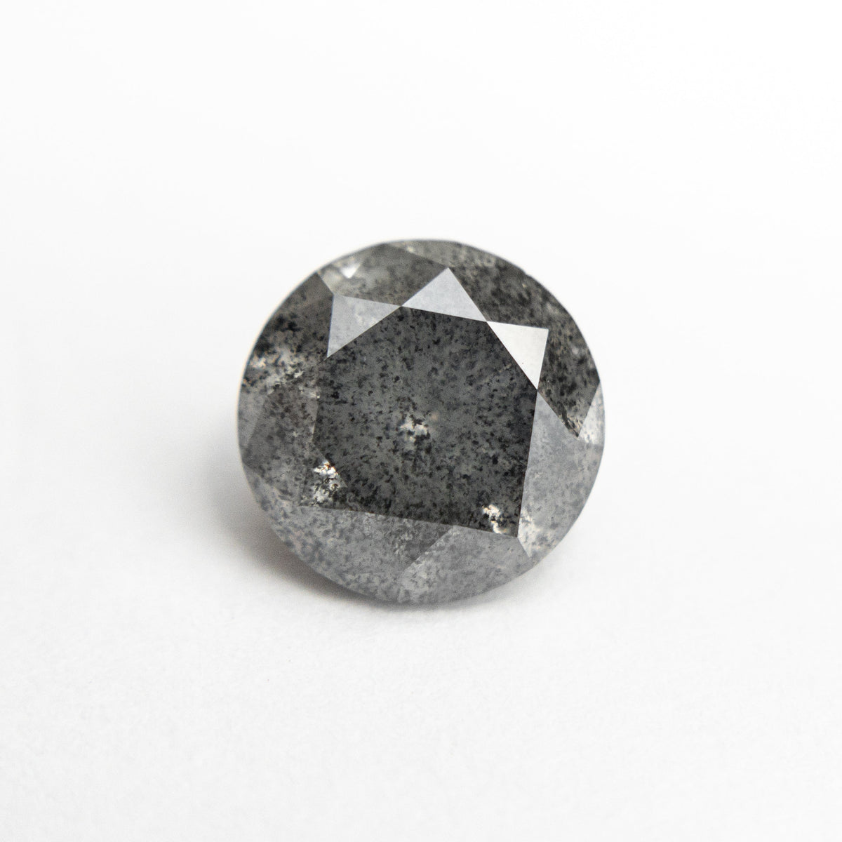The 2.12ct 7.89x7.85x5.13mm Round Brilliant 20931-01 by East London jeweller Rachel Boston | Discover our collections of unique and timeless engagement rings, wedding rings, and modern fine jewellery.