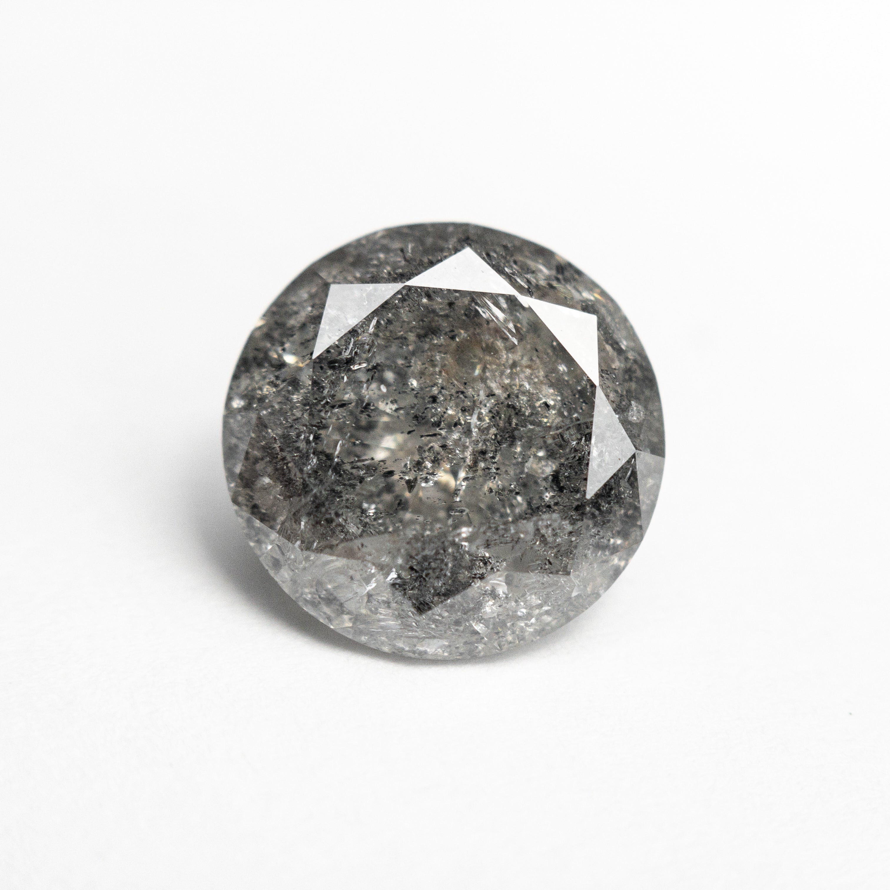 The 3.01ct 9.36x9.34x5.29mm Round Brilliant 20931-08 by East London jeweller Rachel Boston | Discover our collections of unique and timeless engagement rings, wedding rings, and modern fine jewellery.