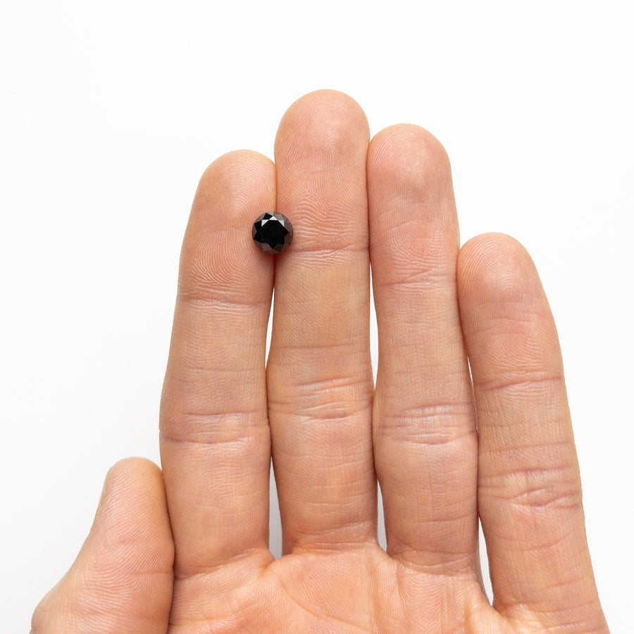 The 1.72ct 7.00x6.95x5.38mm Round Brilliant 24531-01 by East London jeweller Rachel Boston | Discover our collections of unique and timeless engagement rings, wedding rings, and modern fine jewellery. - Rachel Boston Jewellery