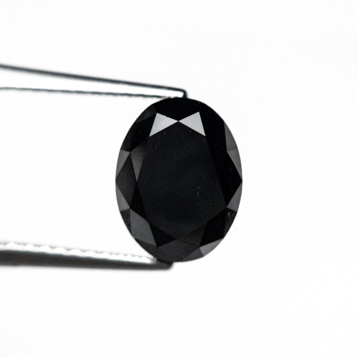 The 2.82ct 9.01x6.95x6.11mm Oval Brilliant 25471-06 by East London jeweller Rachel Boston | Discover our collections of unique and timeless engagement rings, wedding rings, and modern fine jewellery.
