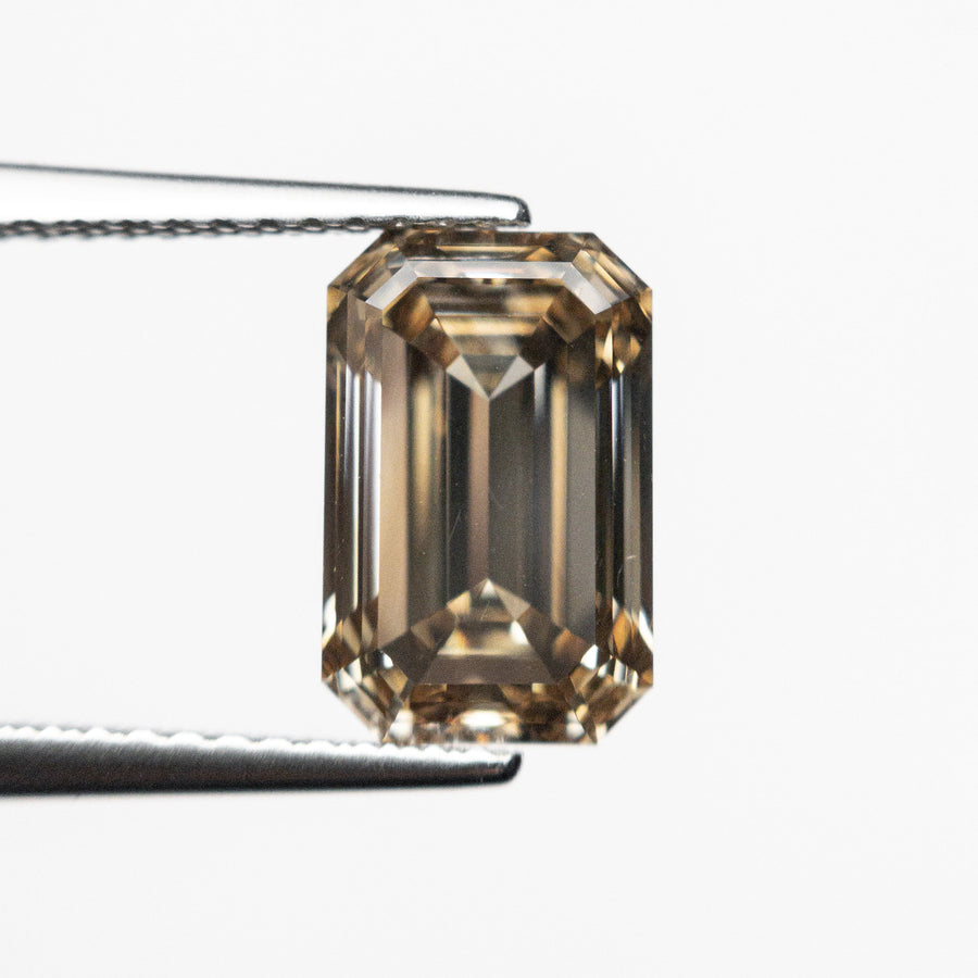 The 3.05ct 9.98x6.41x4.56mm VS1 C6 Cut Corner Rectangle Step Cut 🇨🇦 26115-01 by East London jeweller Rachel Boston | Discover our collections of unique and timeless engagement rings, wedding rings, and modern fine jewellery. - Rachel Boston Jewellery