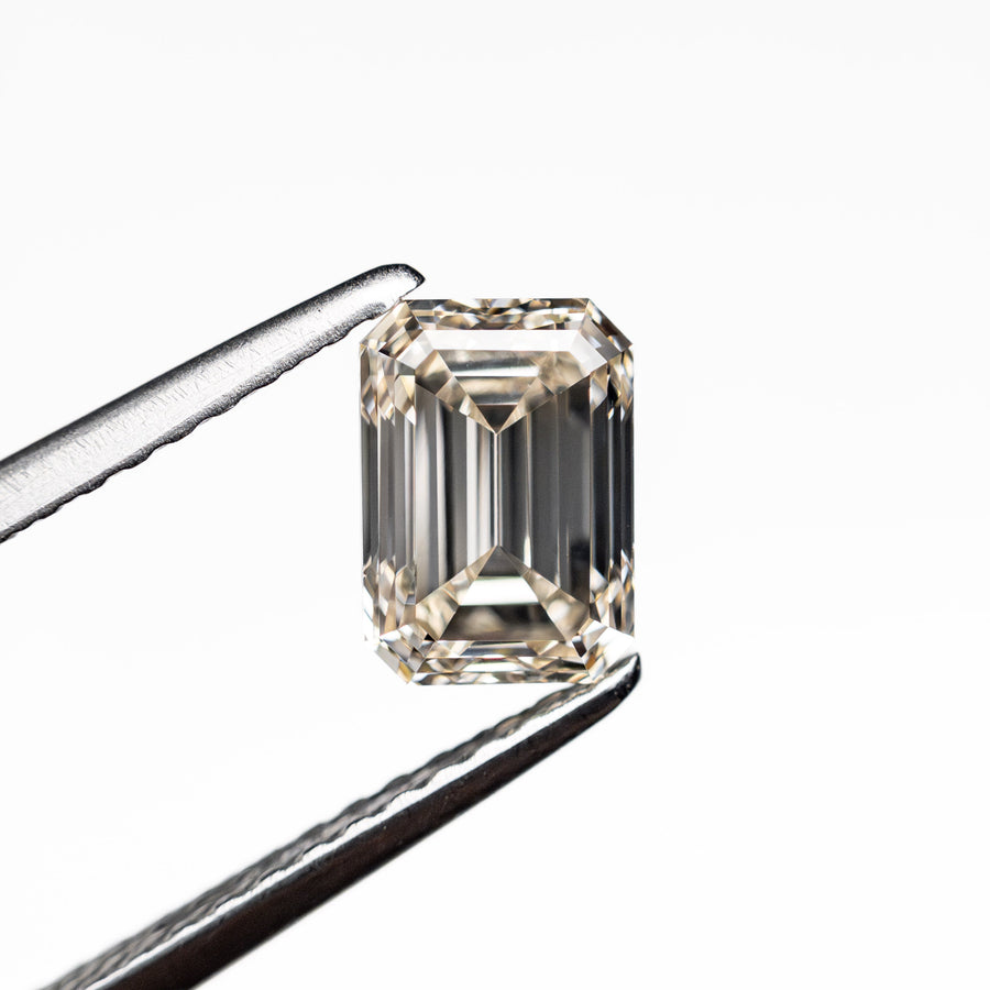 The 1.04ct 6.47x4.59x3.40mm VVS2 M Cut Corner Rectangle Step Cut 🇿🇦 26318-02 by East London jeweller Rachel Boston | Discover our collections of unique and timeless engagement rings, wedding rings, and modern fine jewellery. - Rachel Boston Jewellery