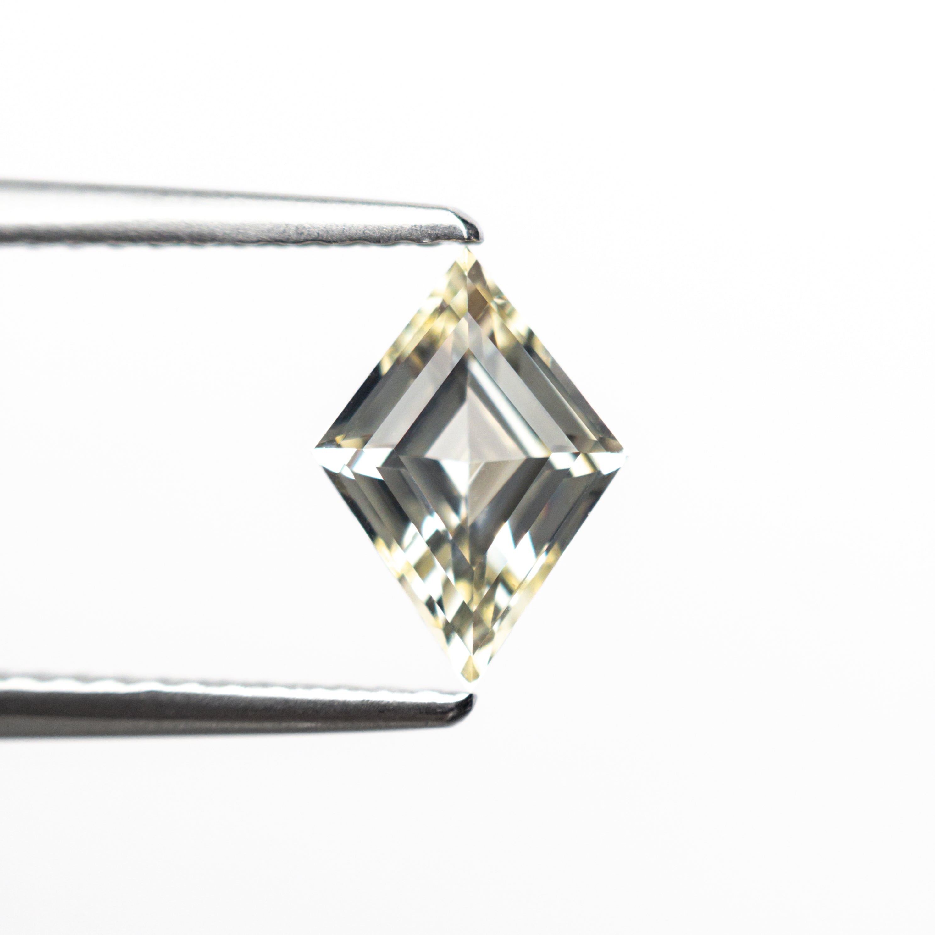 The 1.09ct 8.89x6.32x3.60mm Lozenge Step Cut Sapphire 26439-01 by East London jeweller Rachel Boston | Discover our collections of unique and timeless engagement rings, wedding rings, and modern fine jewellery.
