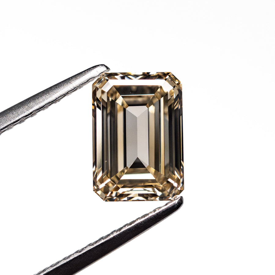 The 1.53ct 7.80x5.46x3.39mm SI1 C4 Cut Corner Rectangle Step Cut 26606-02 by East London jeweller Rachel Boston | Discover our collections of unique and timeless engagement rings, wedding rings, and modern fine jewellery. - Rachel Boston Jewellery