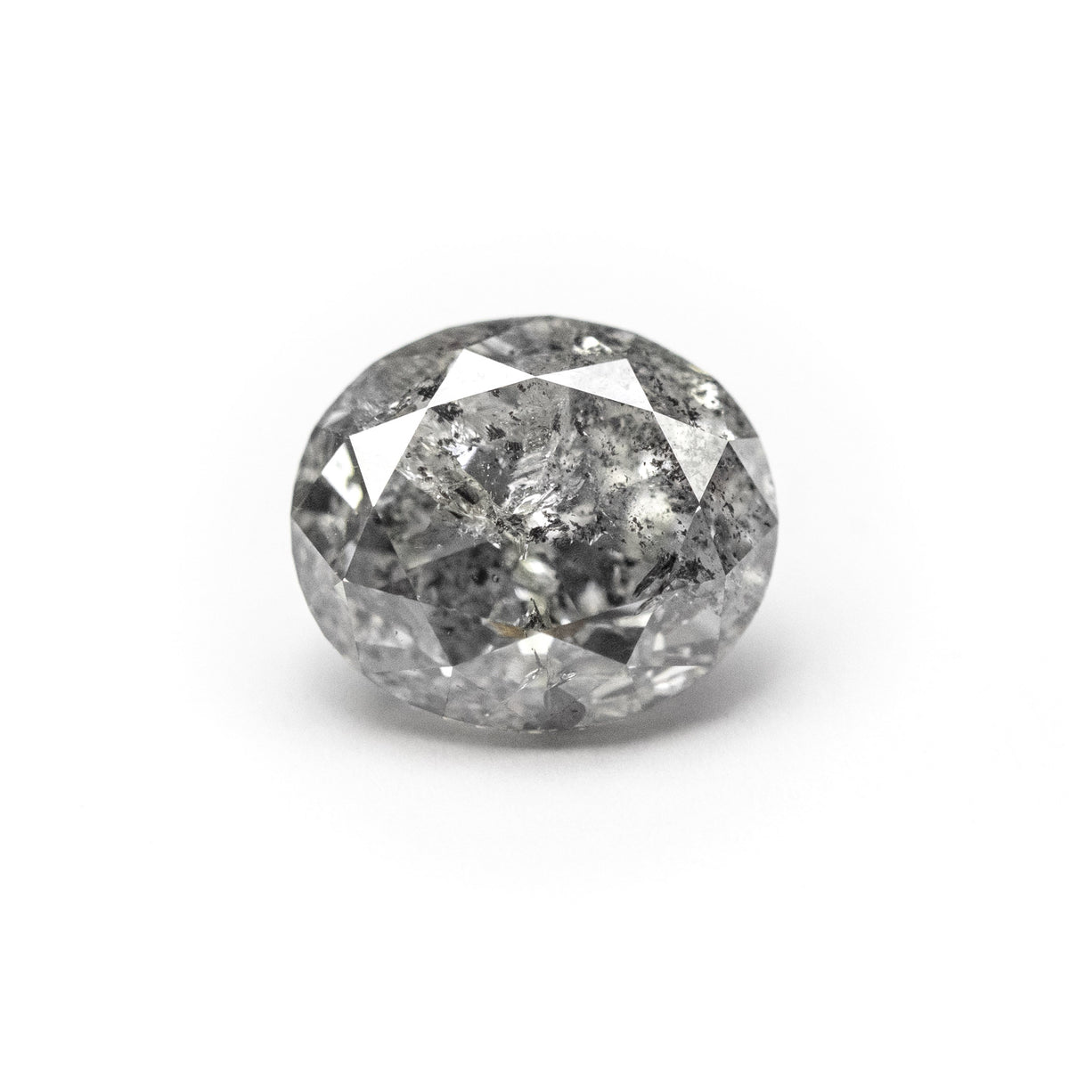 The 1.88ct 7.68x6.64x4.96mm Oval Brilliant 🇨🇦 26973-01 by East London jeweller Rachel Boston | Discover our collections of unique and timeless engagement rings, wedding rings, and modern fine jewellery.