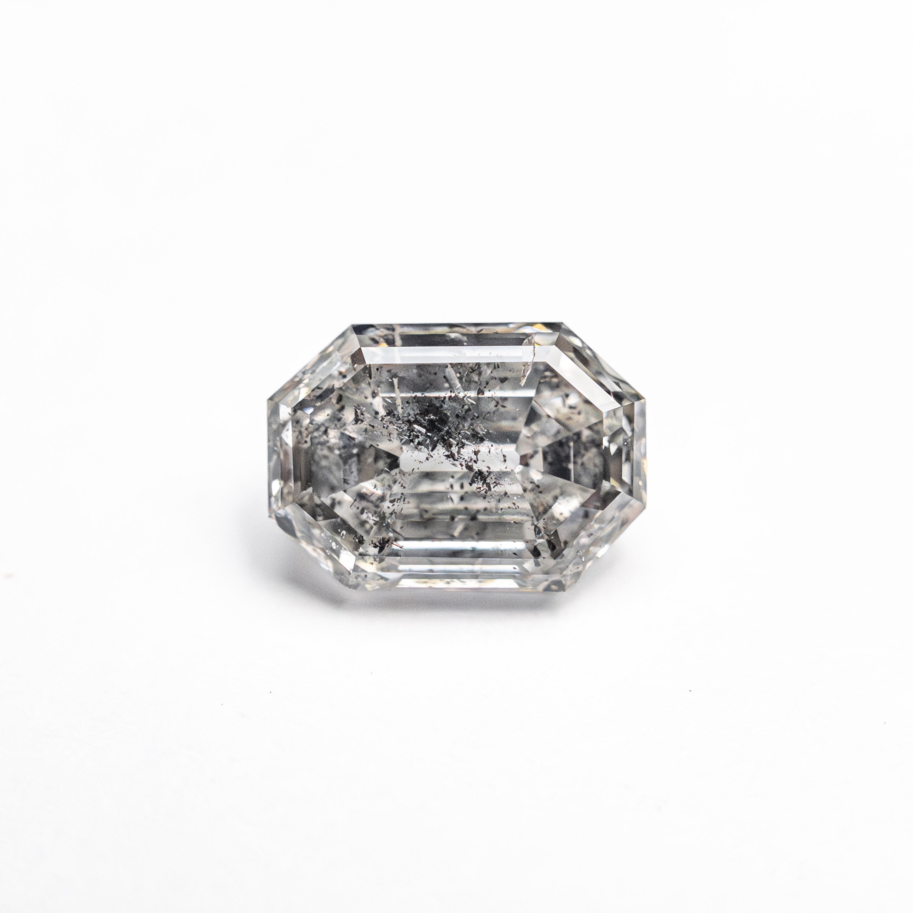The 1.04ct 6.97x4.97x3.20mm Cut Corner Rectangle Step Cut 🇨🇦 26994-01 by East London jeweller Rachel Boston | Discover our collections of unique and timeless engagement rings, wedding rings, and modern fine jewellery.