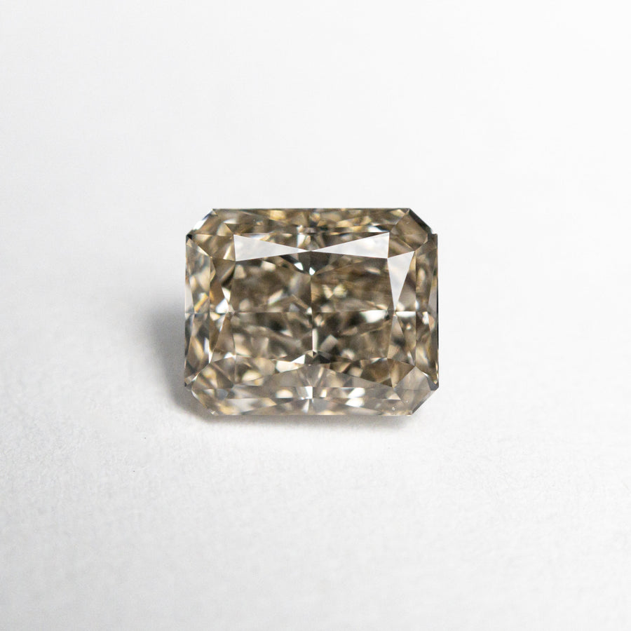 The 1.03ct 6.19x5.08x3.58mm GIA VS1 U-V Cut Corner Rectangle Brilliant 27058-01 by East London jeweller Rachel Boston | Discover our collections of unique and timeless engagement rings, wedding rings, and modern fine jewellery. - Rachel Boston Jewellery