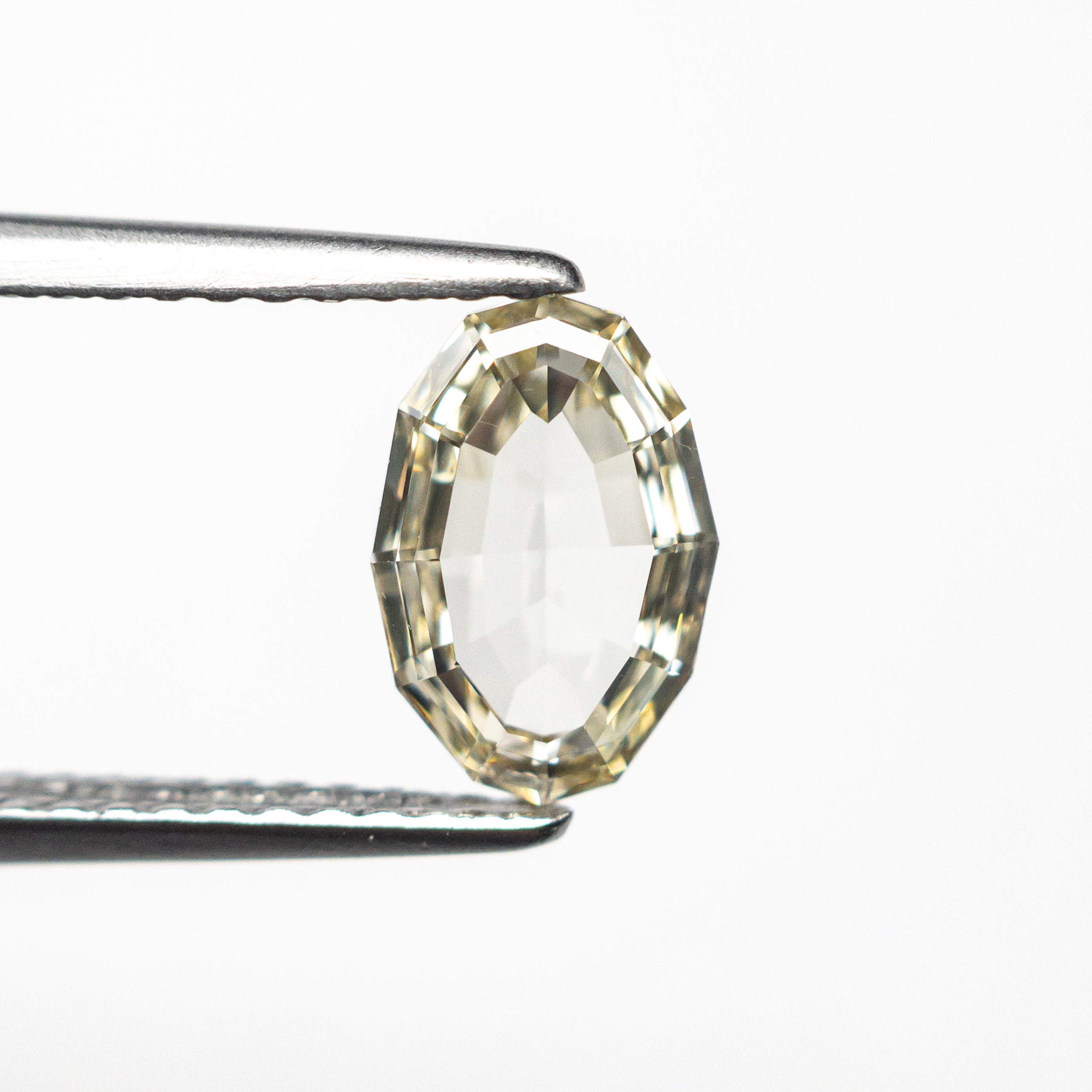 The 1.09ct 8.41x5.66x2.69mm VS2 Y-Z Geo Oval Step Cut 🇿🇦 27375-26 by East London jeweller Rachel Boston | Discover our collections of unique and timeless engagement rings, wedding rings, and modern fine jewellery.
