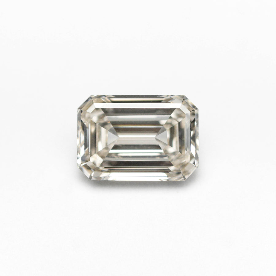 The 1.00ct 6.86x4.84x2.86mm VS1 L Cut Corner Rectangle Step Cut 27376-08 by East London jeweller Rachel Boston | Discover our collections of unique and timeless engagement rings, wedding rings, and modern fine jewellery. - Rachel Boston Jewellery