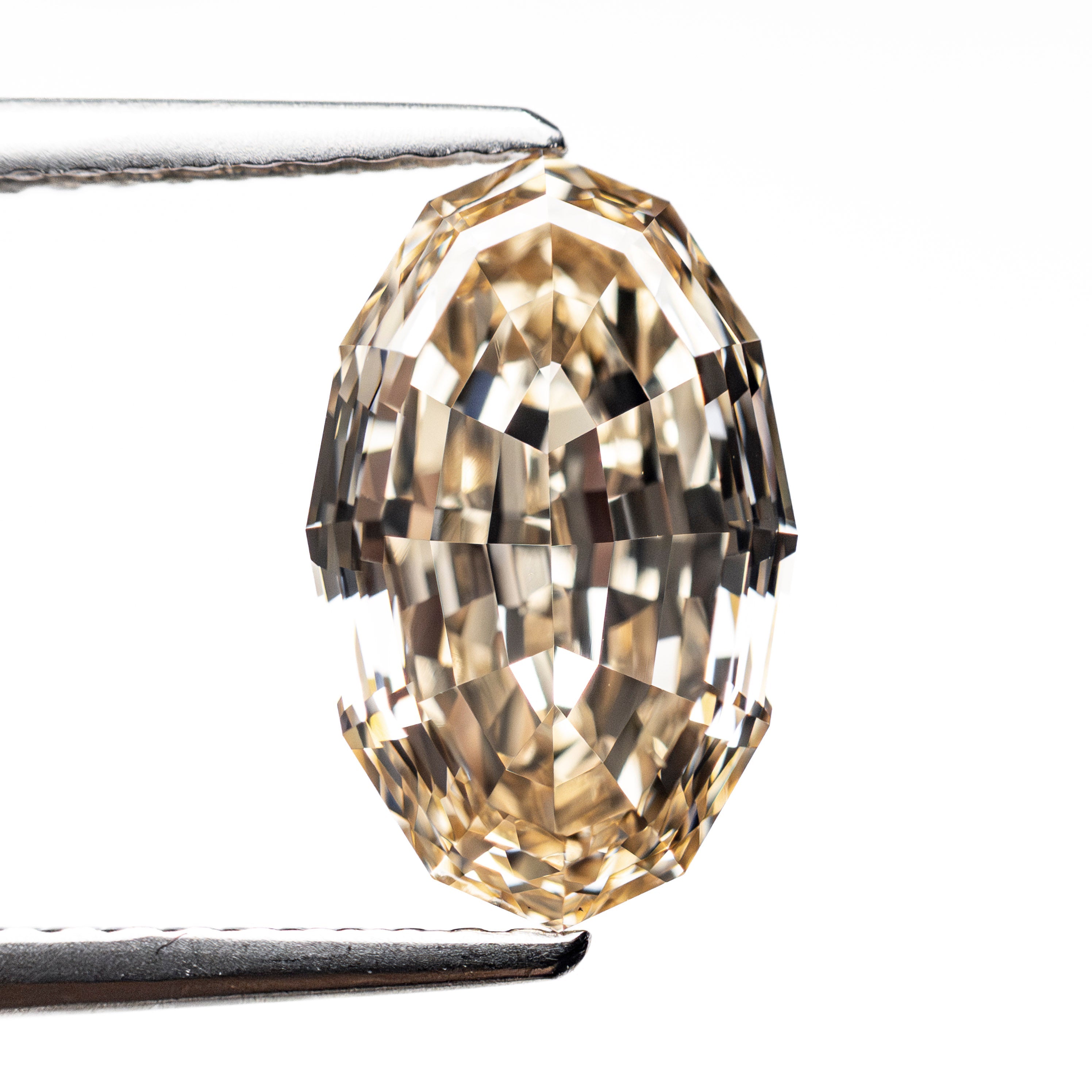 The 3.02ct 11.55x7.22x4.60mm SI1 C4 Geo Oval Step Cut 🇿🇦 27516-02 by East London jeweller Rachel Boston | Discover our collections of unique and timeless engagement rings, wedding rings, and modern fine jewellery.