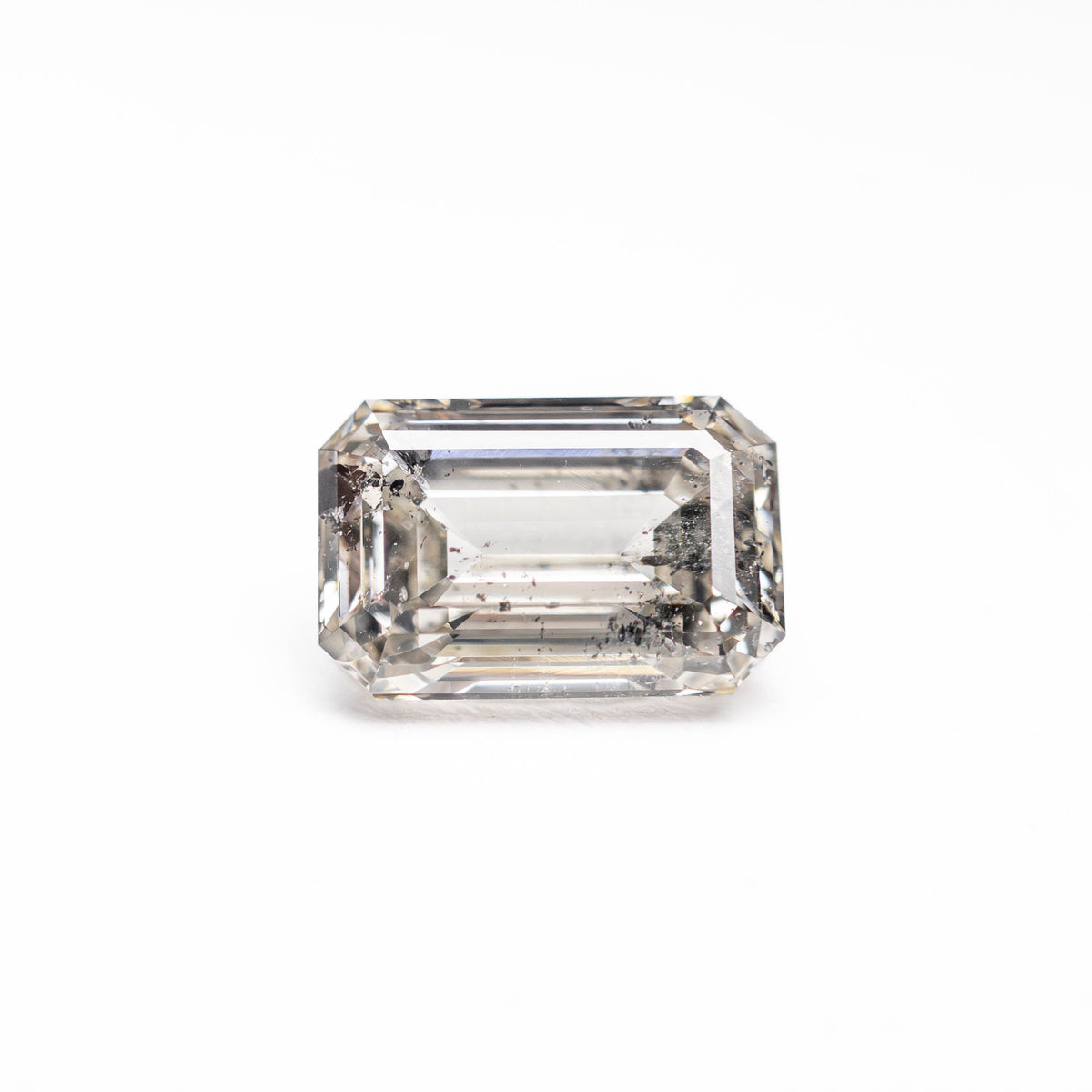 The 1.08ct 7.04x4.68x3.11mm Cut Corner Rectangle Step Cut 🇨🇦 27684-01 by East London jeweller Rachel Boston | Discover our collections of unique and timeless engagement rings, wedding rings, and modern fine jewellery.