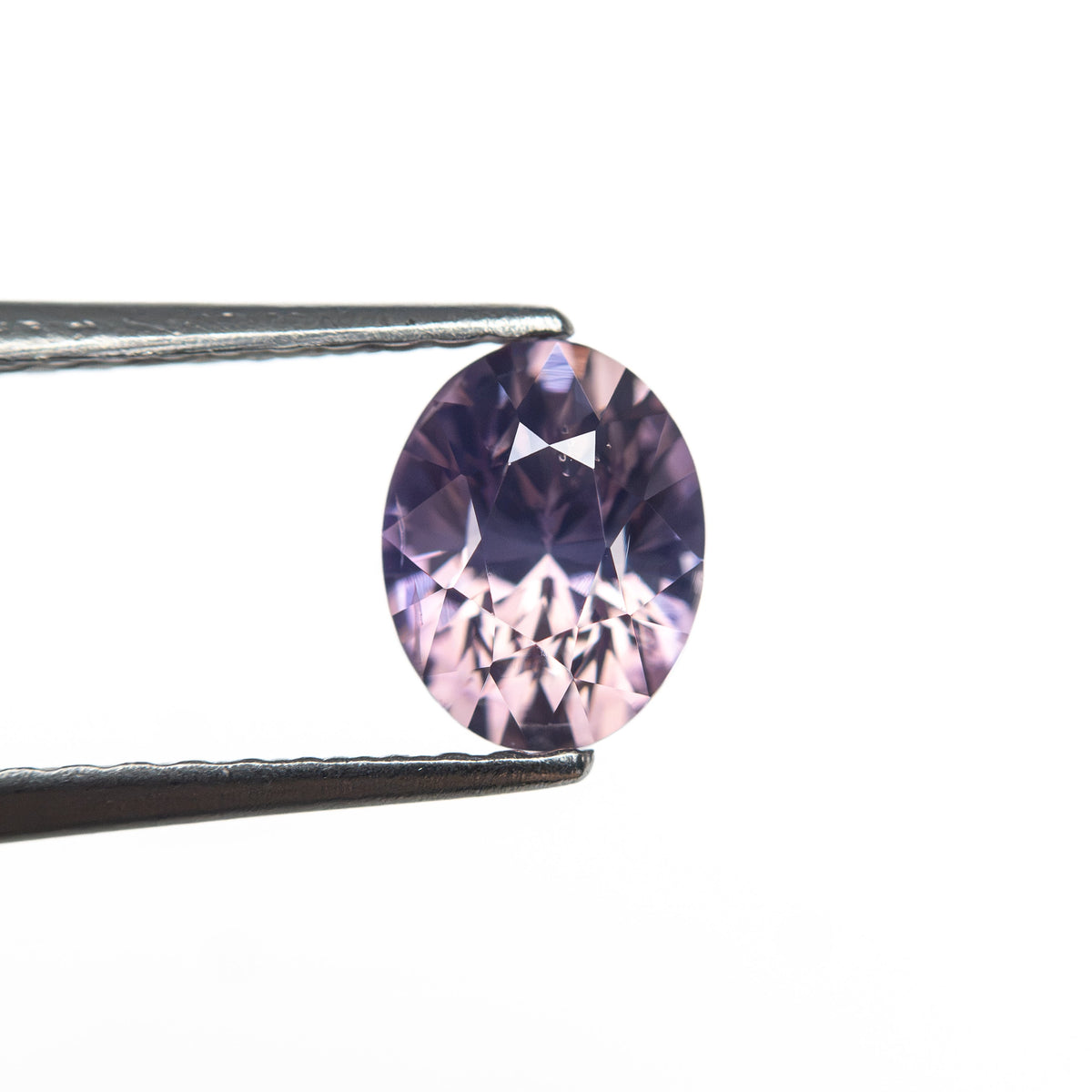 The 1.04ct 6.26x4.97x4.15mm Oval Brilliant Sapphire 28222-01 by East London jeweller Rachel Boston | Discover our collections of unique and timeless engagement rings, wedding rings, and modern fine jewellery.