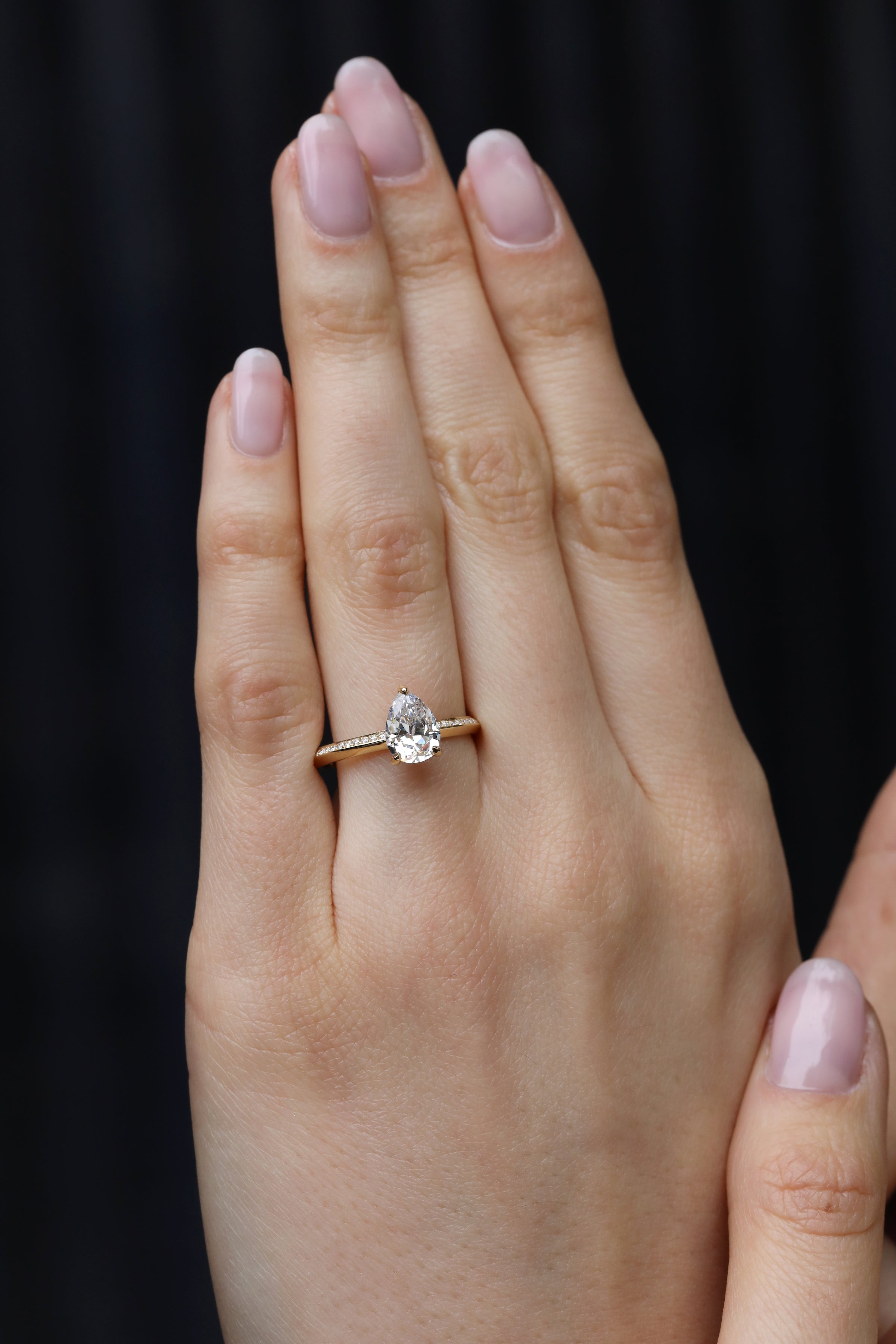 2 Carat Pear Cut Moissanite and Diamond Wedding Ring Set in Rose Gold —  kisnagems.co.uk