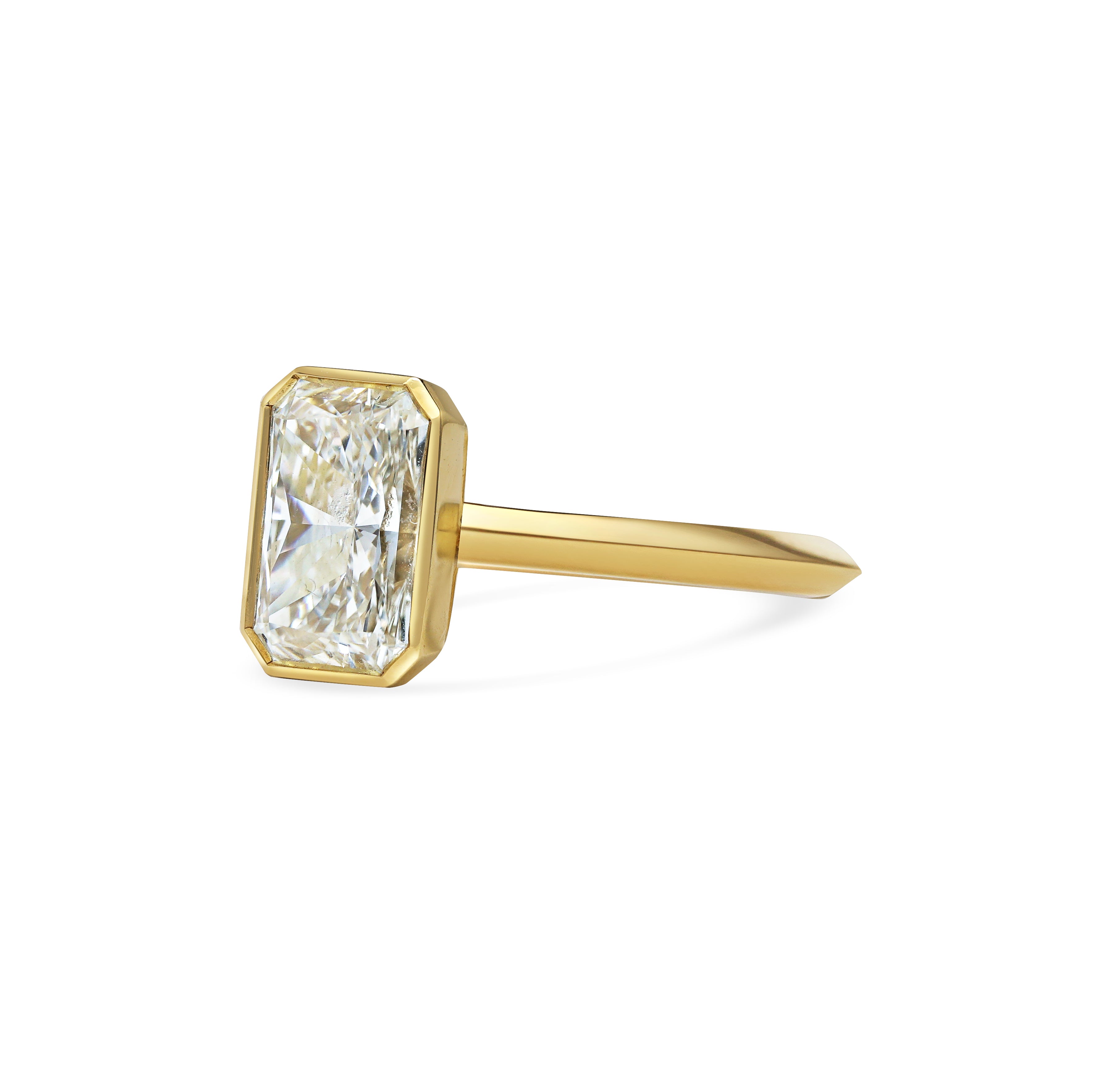 The Stella Ring by East London jeweller Rachel Boston | Discover our collections of unique and timeless engagement rings, wedding rings, and modern fine jewellery.