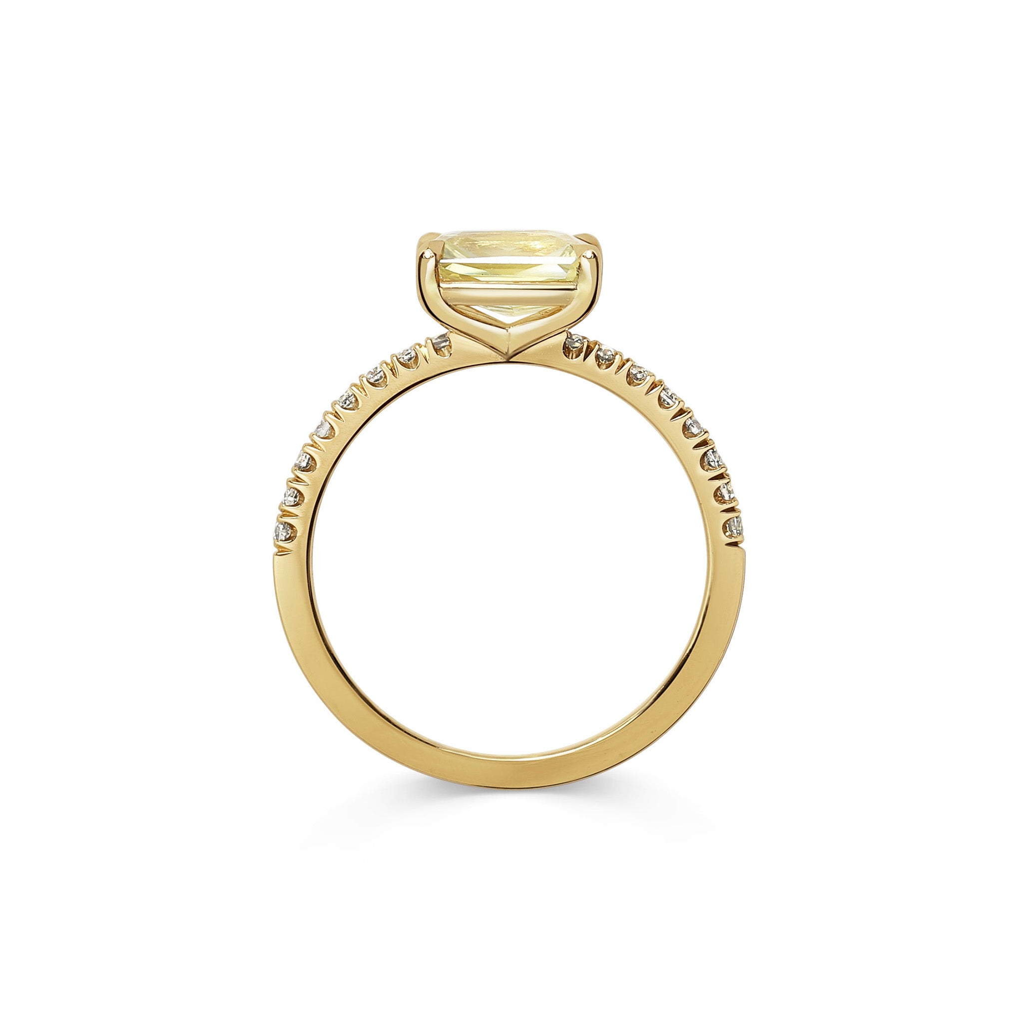 The Yari Ring by East London jeweller Rachel Boston | Discover our collections of unique and timeless engagement rings, wedding rings, and modern fine jewellery.