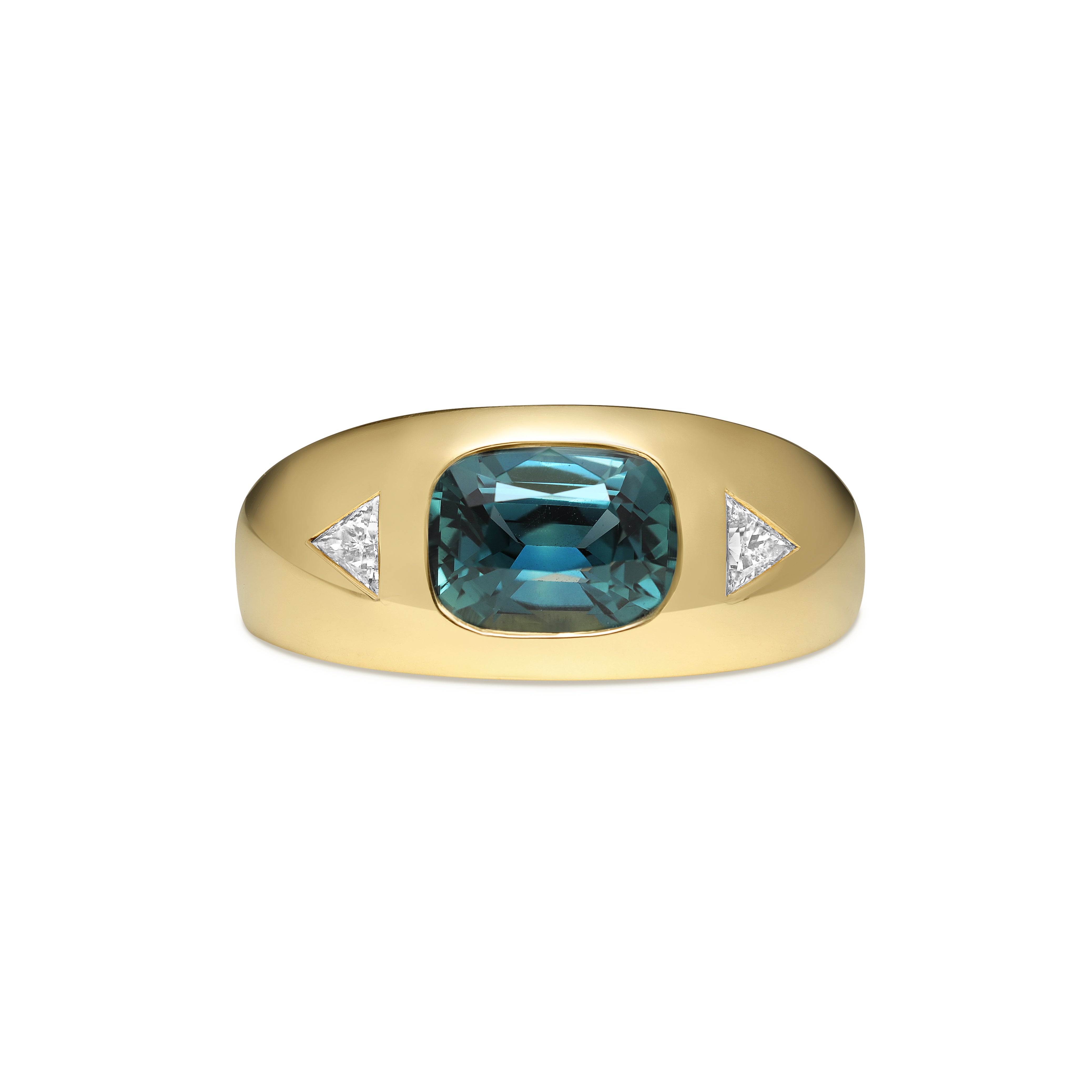 The Casma Ring by East London jeweller Rachel Boston | Discover our collections of unique and timeless engagement rings, wedding rings, and modern fine jewellery.