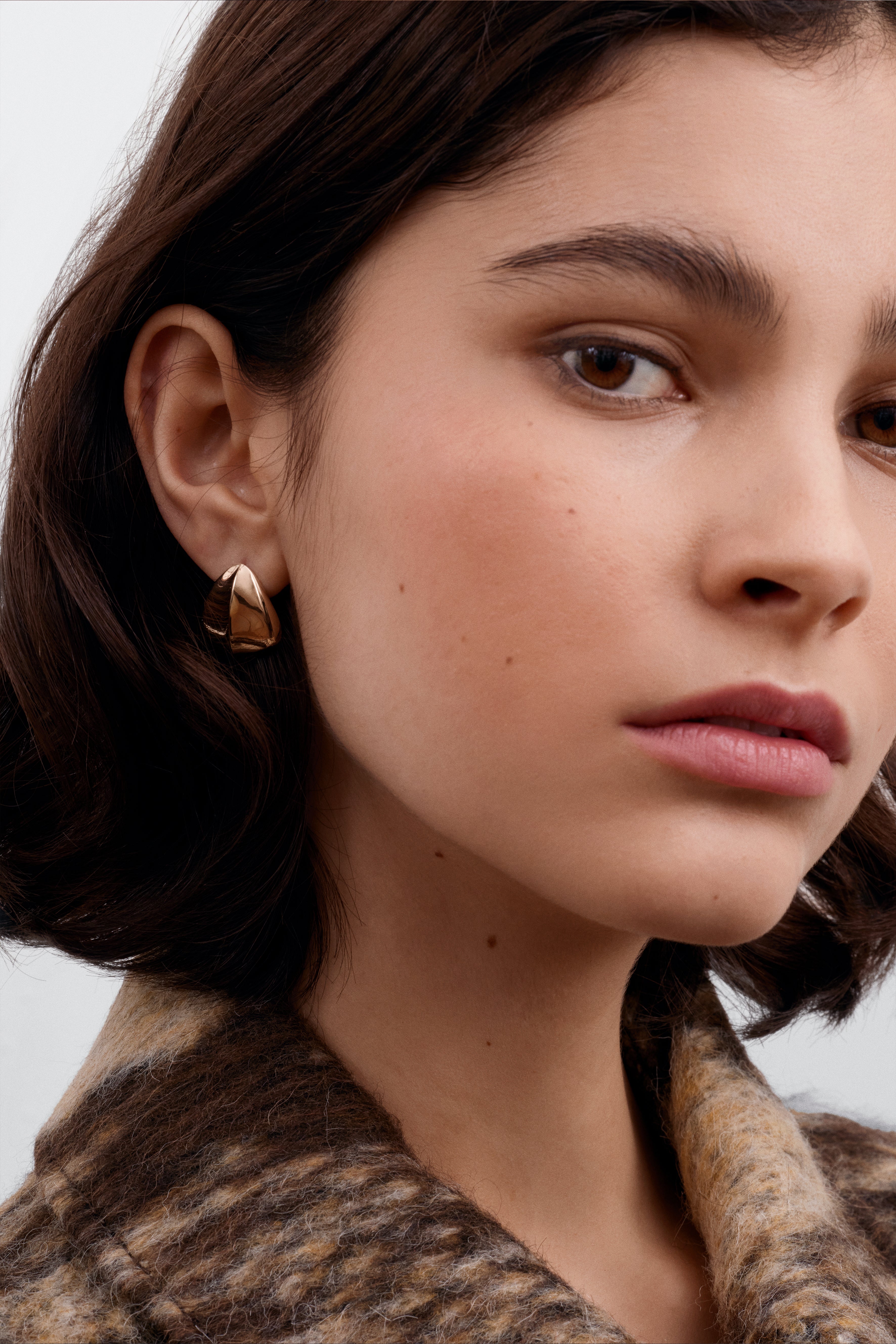 The Span Earrings by East London jeweller Rachel Boston | Discover our collections of unique and timeless engagement rings, wedding rings, and modern fine jewellery.